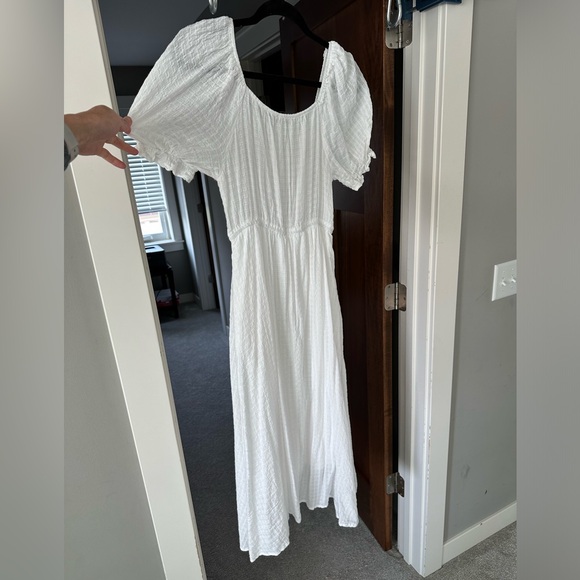 White Smocked Puff Sleeve Maternity Midi Dress (S) - Picture 6 of 8